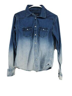 American Eagle Women's Size Medium Denim Shirt Ombre Blue